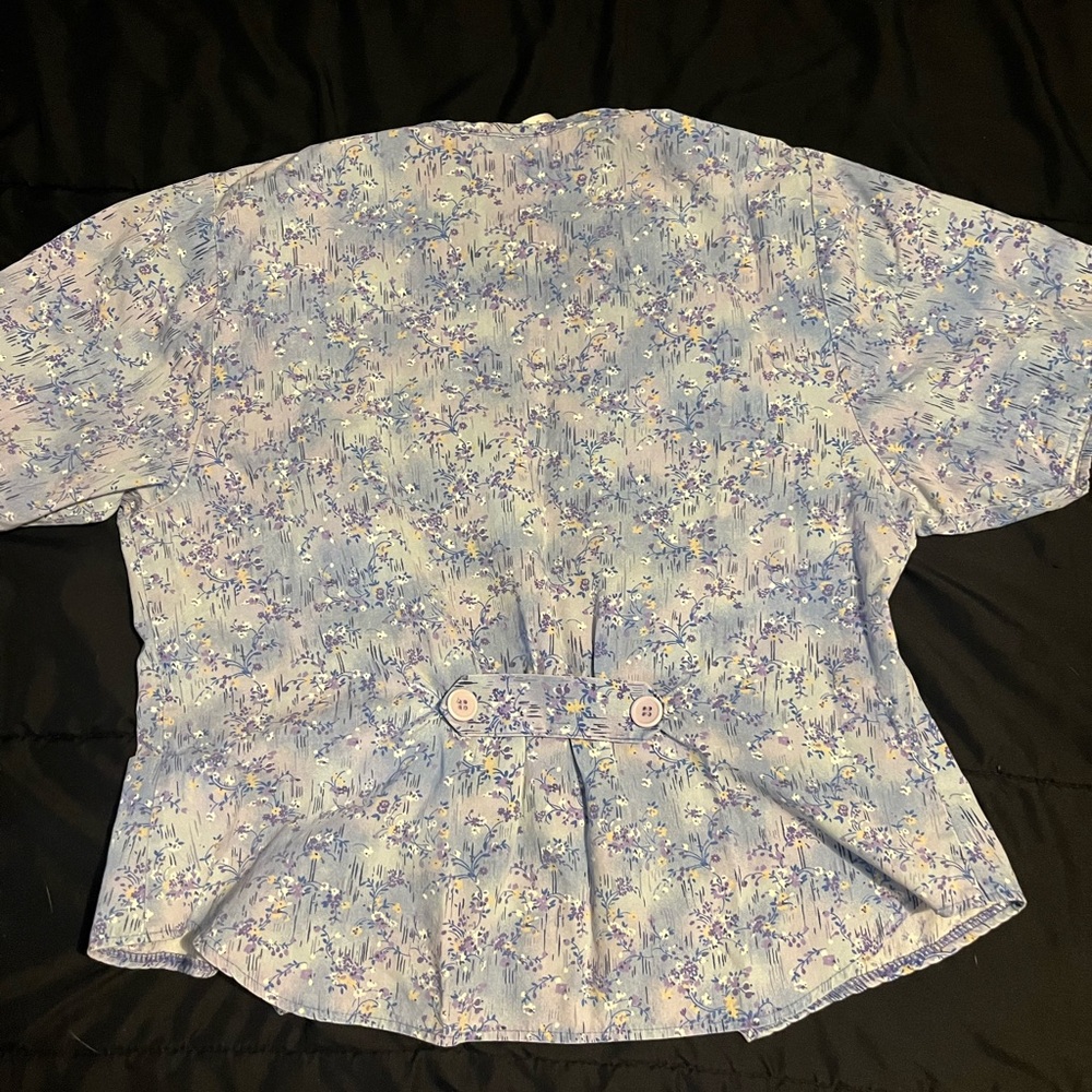 Crest Blue and White Label